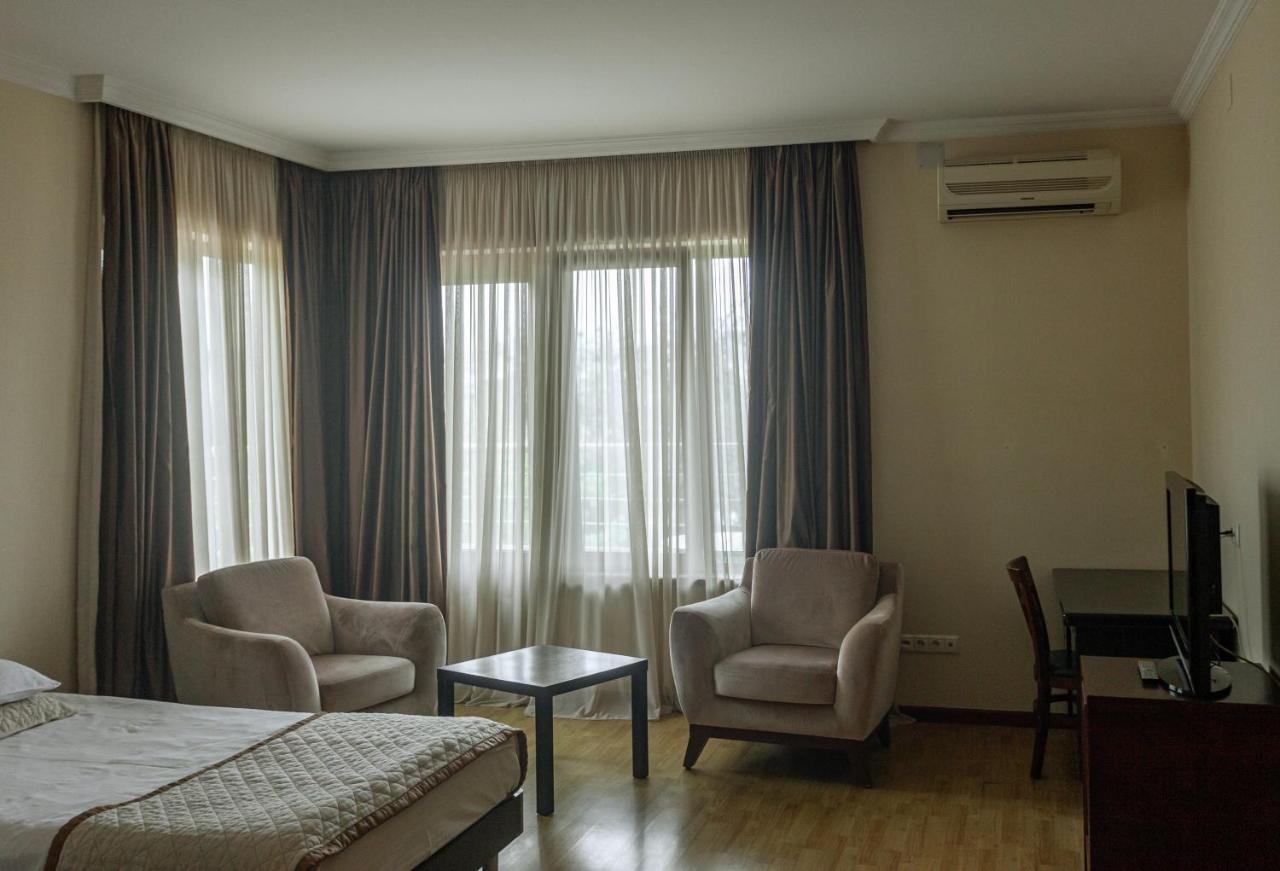 Hotel Beaumonde Garden Tiflis Exterior foto